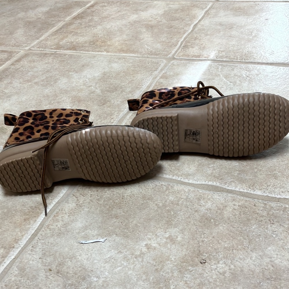 Never worn booties - Picture 3 of 3